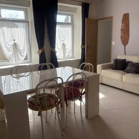Confortable, Parking Prive - 6 Pers. * Noyen-sur-Sarthe